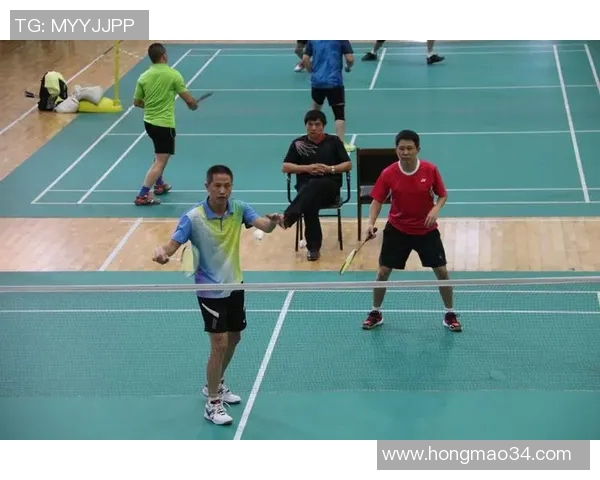 赛后复盘：上海羽毛球队与重庆羽毛球队速度对决的精彩瞬间分析